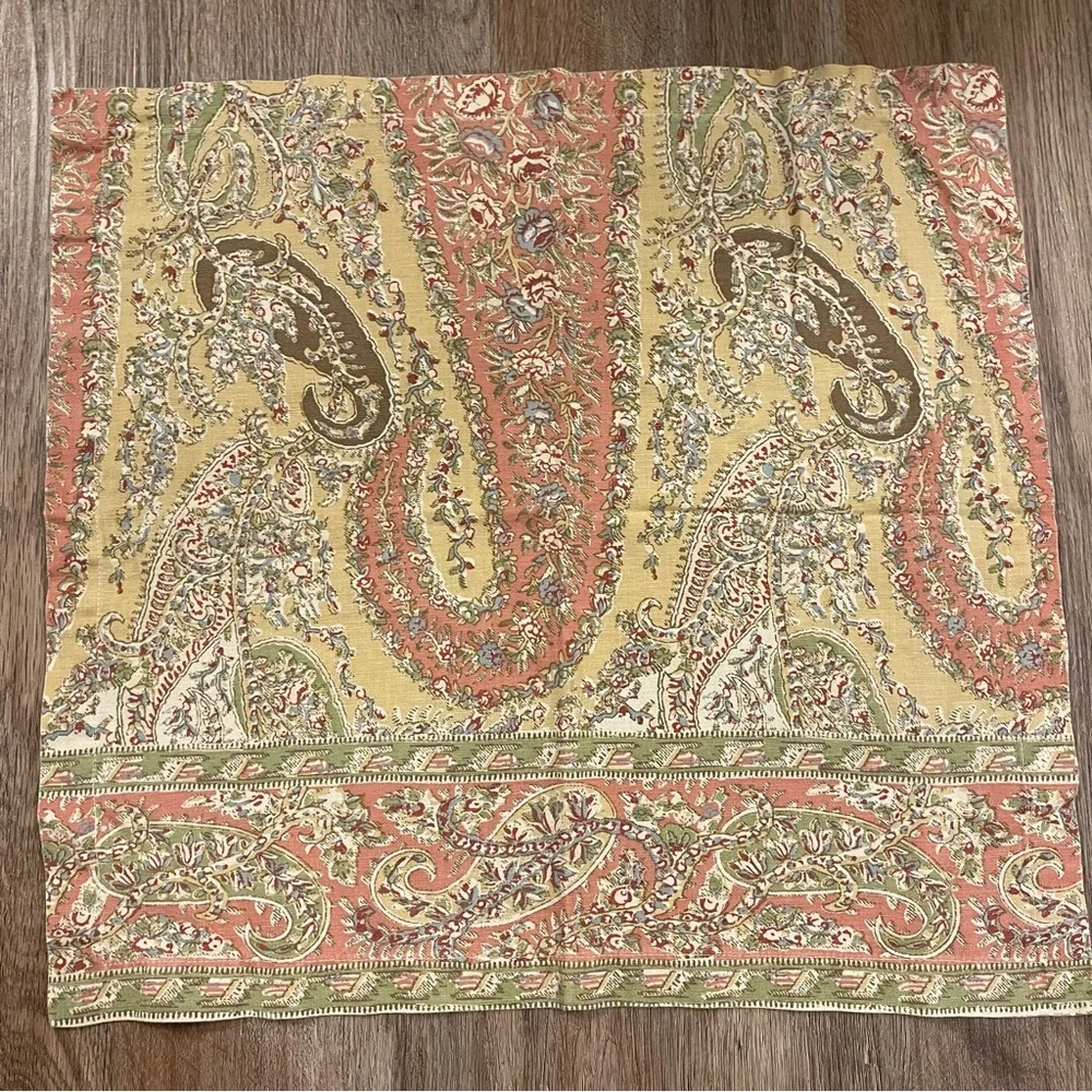 Pottery Barn 19x18 Paisley Placemats Set Of 3 Beige Sage Coral Cotton Linen